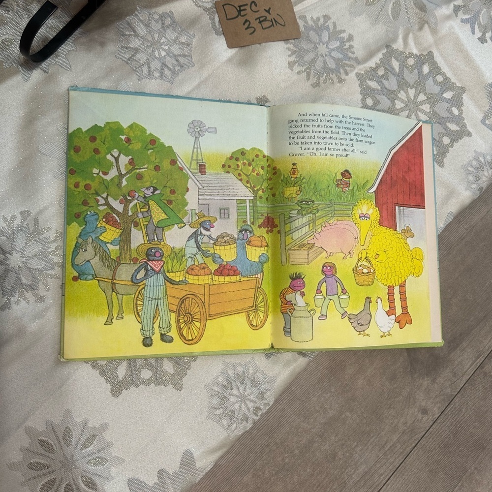 Down on the Farm with Grover Book - Picture 10 of 12